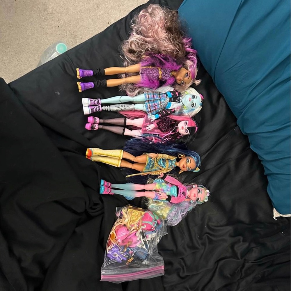 G3 monster high dolls